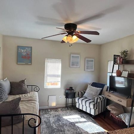 Cheerful Pet-Friendly Bungalow Right In Town Montrose Exterior photo